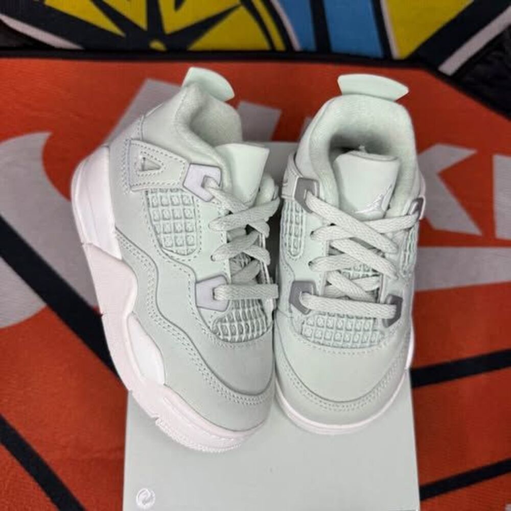 Jordan Retro 4 Seafoam Size 7c